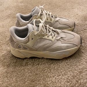 Yeezy 700